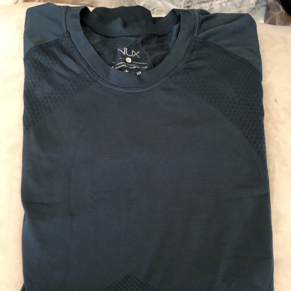 NUX workout tee size large NWOT - Picture 10 of 10